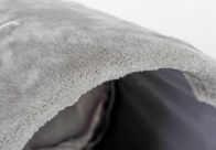 Γκρίζο χρώματος της Pet κρησφύγετων βάρος 1.05kg μεγέθους κρεβατιών/κρεβατιών Scratcher γατών μεγάλο με το παιχνίδι ποντικιών προμηθευτής